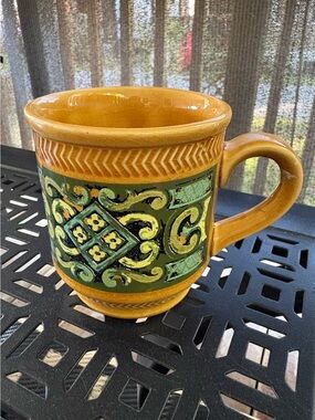 Set of 4 Vintage Sadler Mugs with Geometric Gothic Design Vibrant Greens